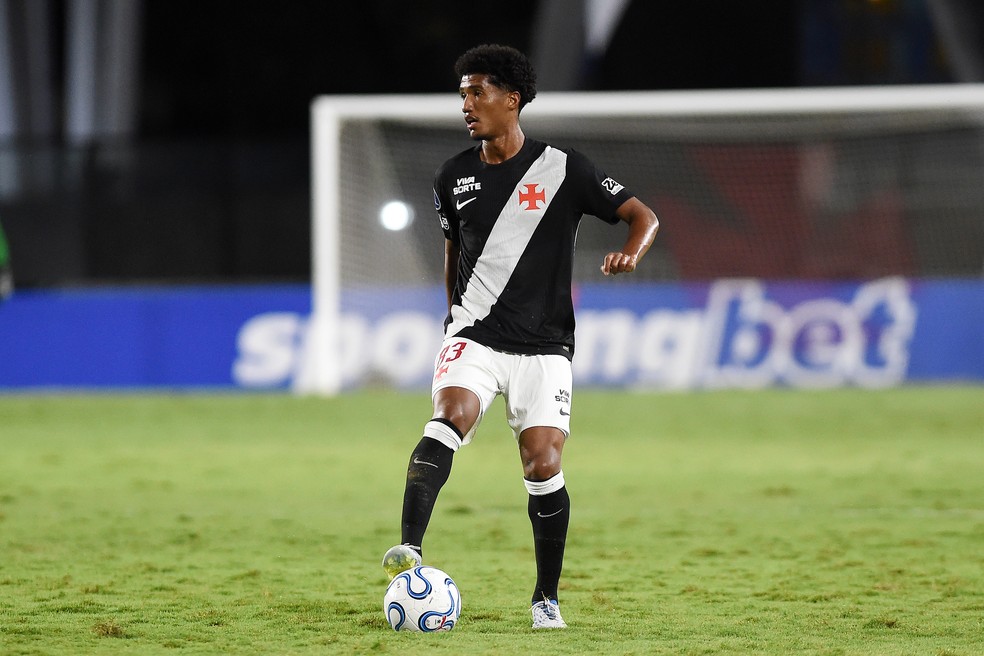 Ramon Rique, Vasco x Olimpia — Foto: Alexandre Durão / ge
