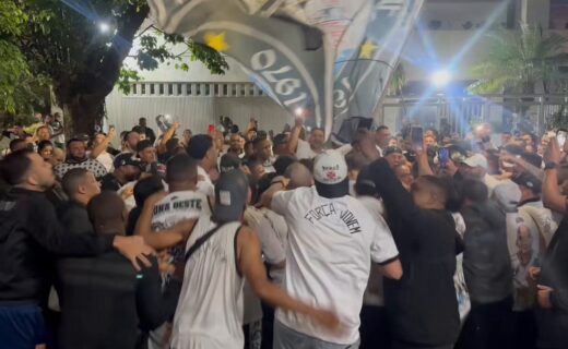 Movimentação da torcida do Vasco é destaque em vídeo compartilhado por Ramadas