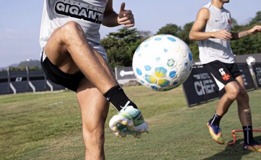 Nuno Moreira e Adson disputam vaga de Colidio para jogo contra o Boca Juniors