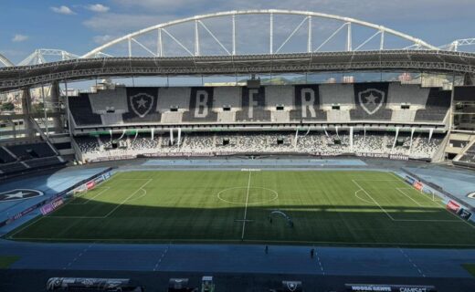 Vasco registra apenas 2 vitórias em 14 confrontos contra o Flamengo no Engenhão