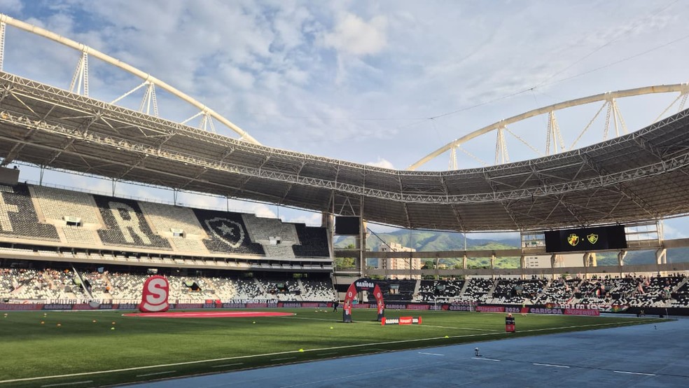 Vasco x Fluminense - Estádio Nilton Santos — Foto: João Guerra/ge