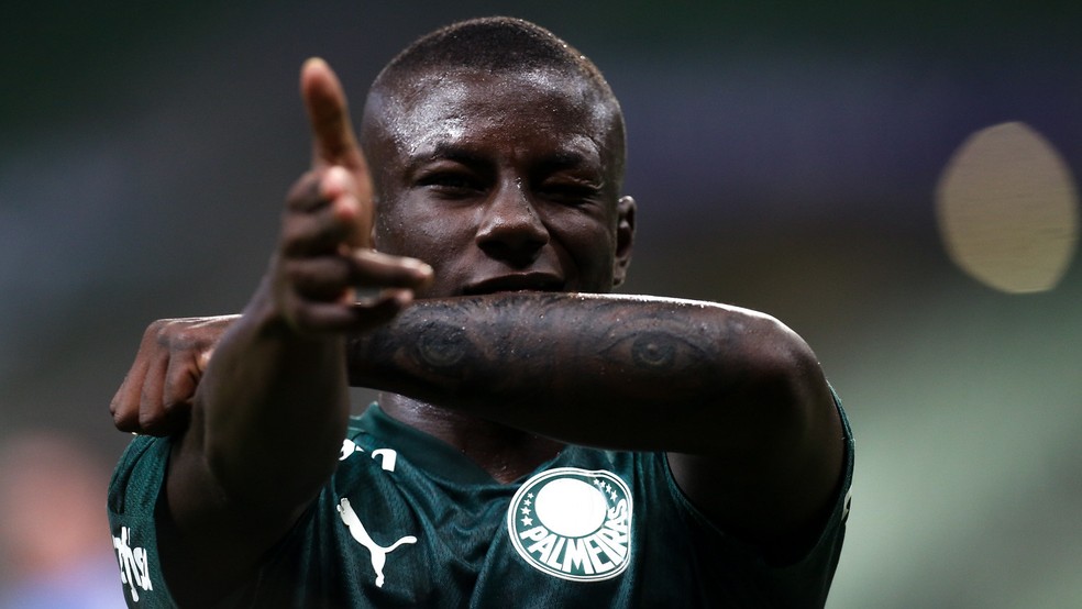 Marino Hinestroza comemora gol nos tempos de sub-20 do Palmeiras — Foto: Fabio Menotti/Palmeiras