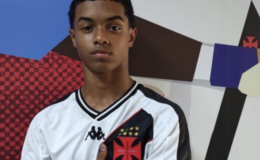Base: Sub-15 Gol de falta de Ariel Richard é comparado ao de Ronaldinho em vitória do Vasco sobre o Santos por 5 a 0