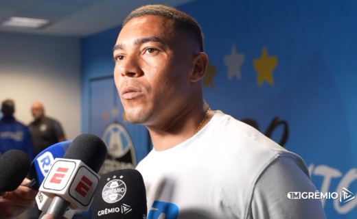 Grêmio reage à notícia de possível pré-contrato entre Carlos Vinícius e Vasco, segundo Leonardo Baran