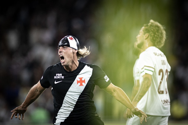 Claudio Spinelli comemora gol contra o Fluminense