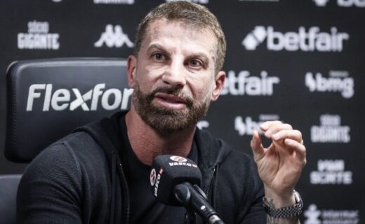 Pedrinho critica elenco em reunião no CT neste sábado