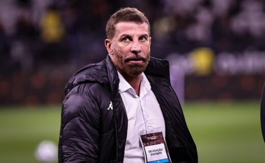 Cúpula do Vasco ligada a Pedrinho avalia como insuficiente proposta da SportingBet para patrocínio master