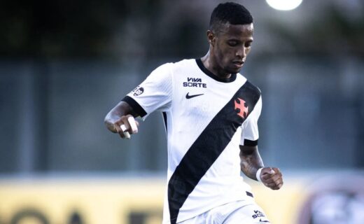 Saída de Tchê Tchê do Vasco ganha força com retirada de pertences do CT