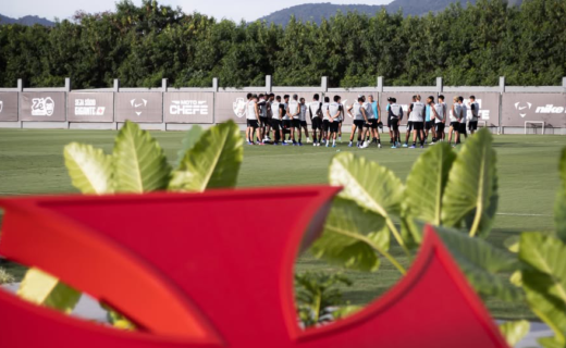 Vasco busca novo técnico estrangeiro e descarta Hernán Crespo