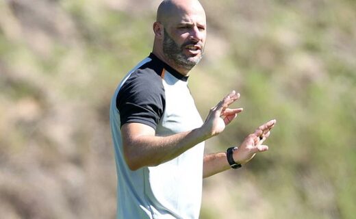 Vasco apresenta proposta a Franclim Carvalho, que hesita devido a receios de repercussão negativa