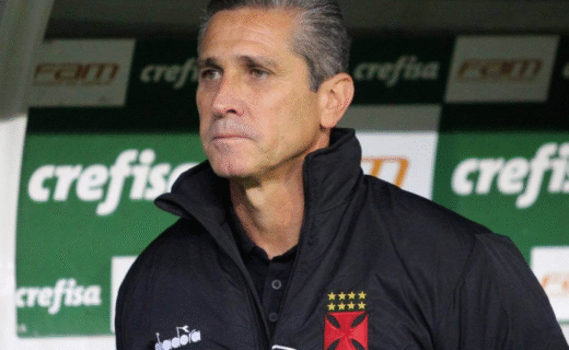 Jorginho comenta sobre possível convite para treinar o Vasco: ‘Seria uma honra, mas nada chegou até mim’