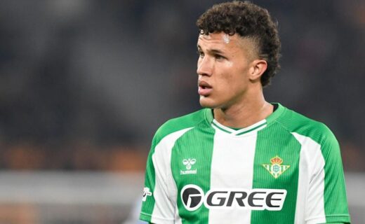 Vasco avança na negociação para contratar Nelson Deossa, do Betis