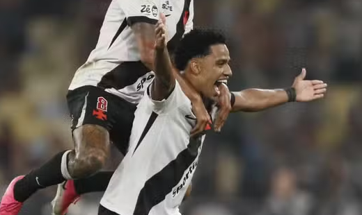 COPA DO BRASIL: Brenner brilha com dois gols e Vasco elimina rival com vitória de 3 a 1