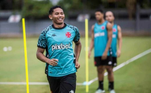 Eguinaldo durante treino do Vasco