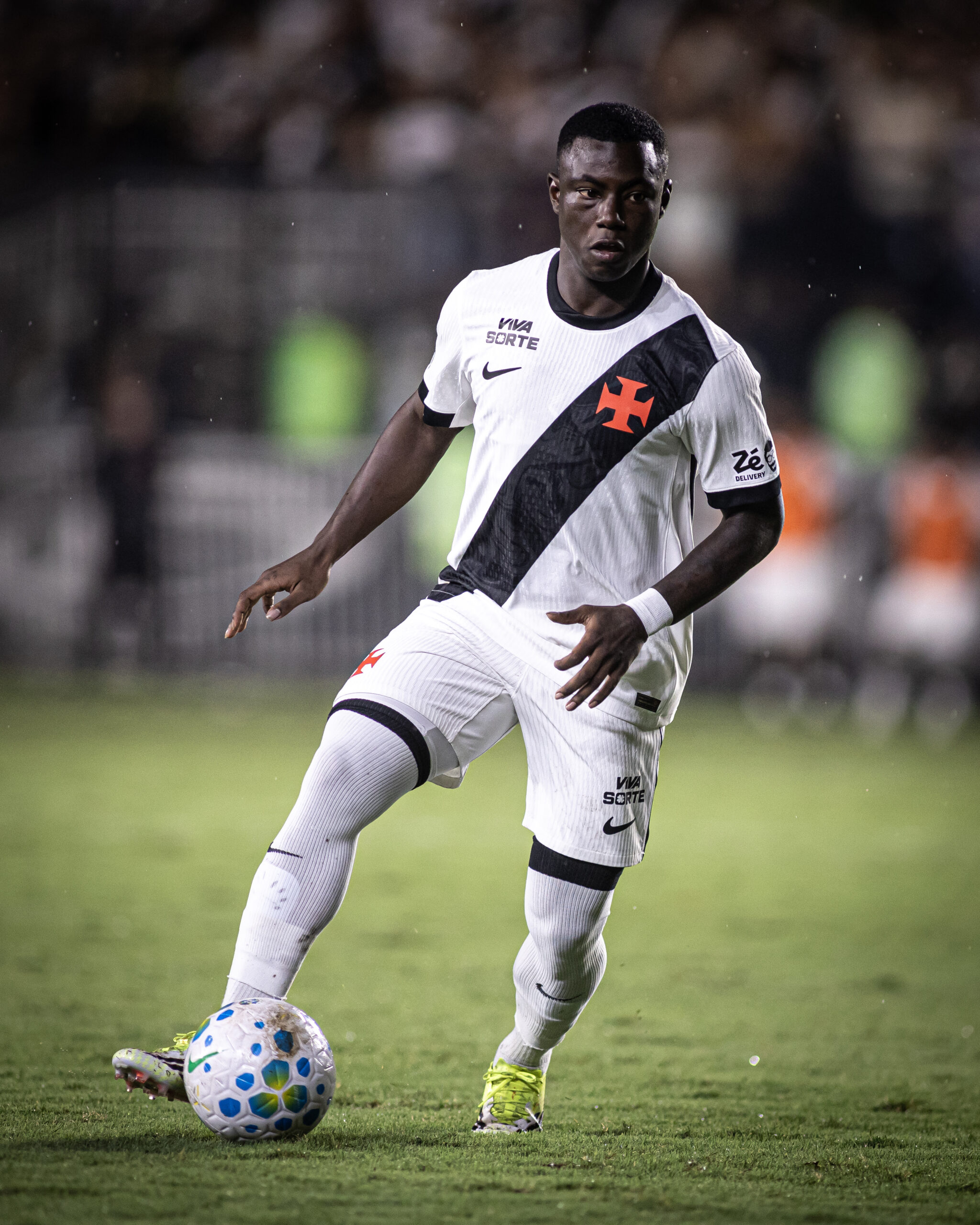 Marino pode substituir Nuno Moreira entre os titulares contra o Santos