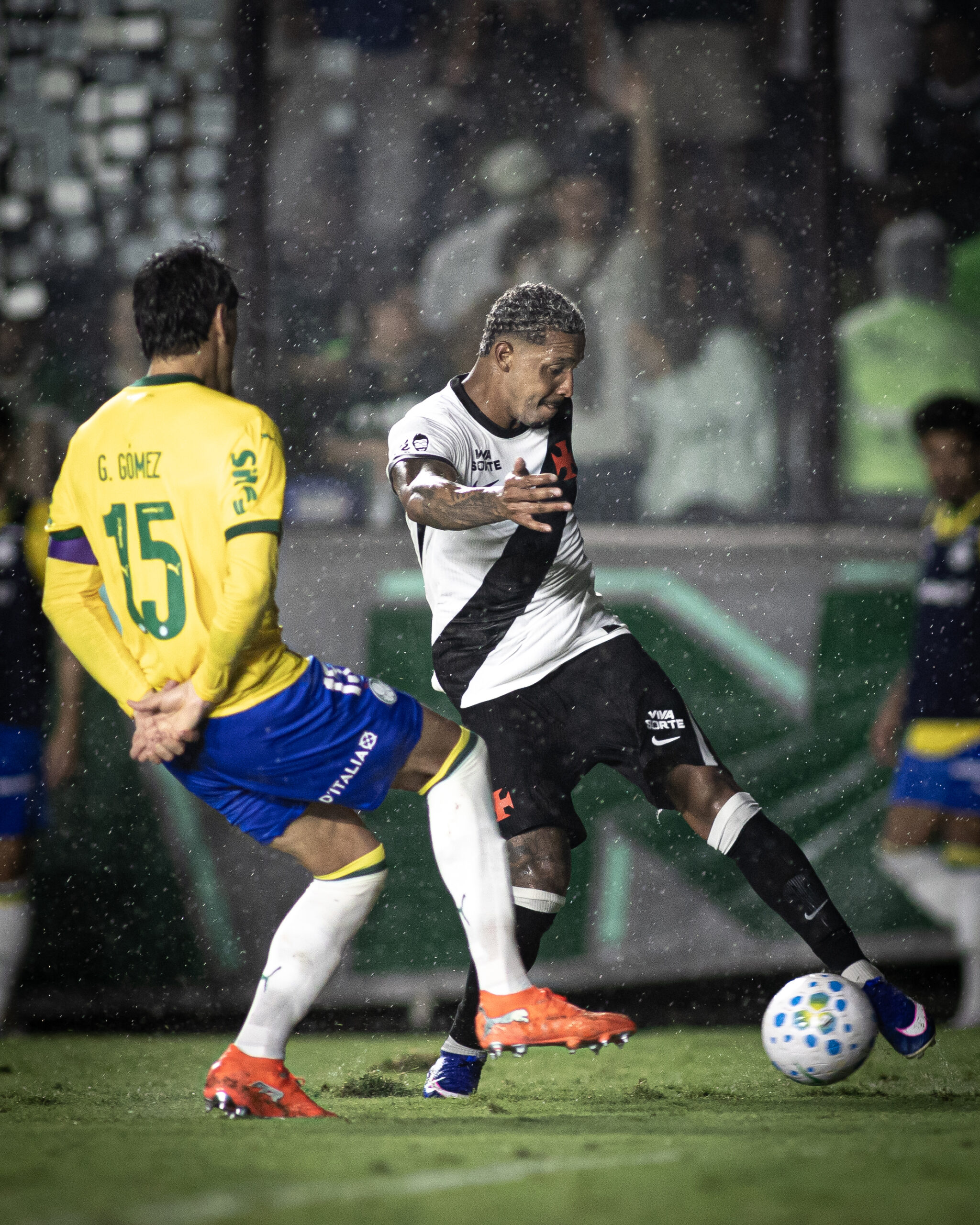 Renato Gaúcho estreia com alterações táticas e de elenco em relação ao time de Fernando Diniz