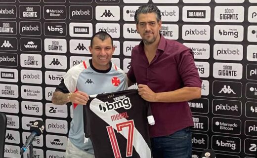 Gary Medel e Paulo Bracks no CT Moacyr Barbosa