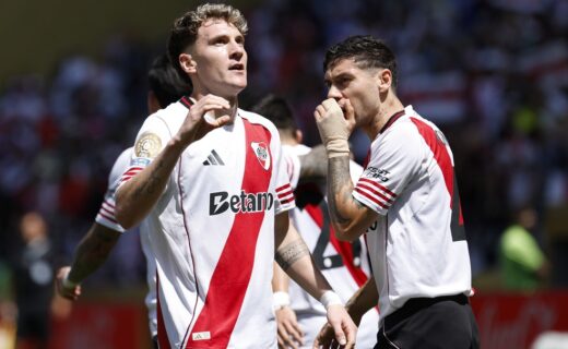Vasco avança em negociações para a contratação do atacante Facundo Colidio, do River Plate