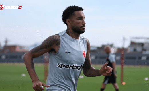 Vasco avança nas negociações para renovar contratos dos meio-campistas Jair e Ramon