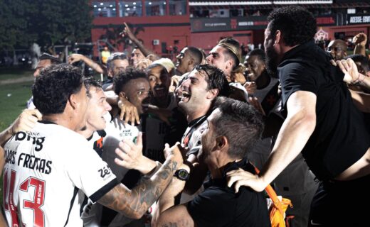 Canal AV avalia desempenho dos jogadores do Vasco na partida contra o Vitória
