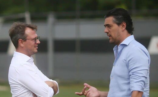Johannes Spors e Paulo Bracks conversando no CT Moacyr Barbosa
