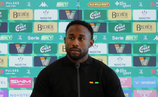 Atualização sobre o atacante Yeboah, vinculado ao Vasco, é divulgada por jornalista