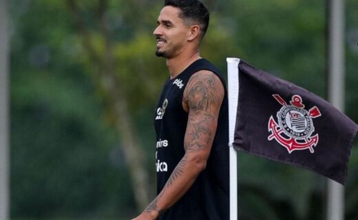 Lucas Veríssimo em treino do Corinthians