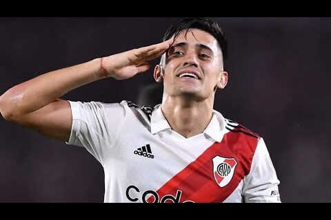 Pablo Solari, argentino cotado para o Vasco, brilha com gols e lances impressionantes
