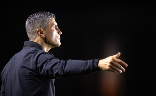 Vasco se prepara para enfrentar o Botafogo; confira fotos do treino desta sexta-feira (02)