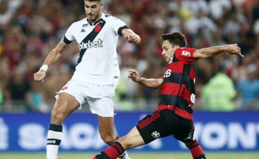 Pedro Raul durante contra o Flamengo