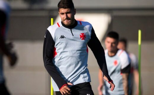Pedro Raul em treino pelo Vasco