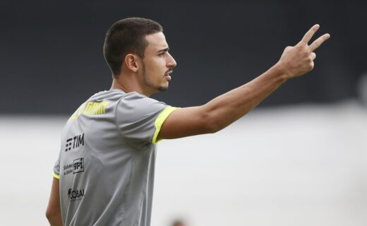 Alberto Valentim comenta sobre relação com Thiago Galhardo e bastidores de sua passagem pelo Vasco em podcast