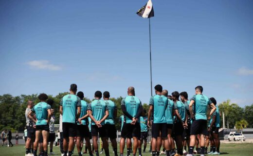 Elenco do Vasco em treino no CT Moacyr Barbosa em setembro de 2022